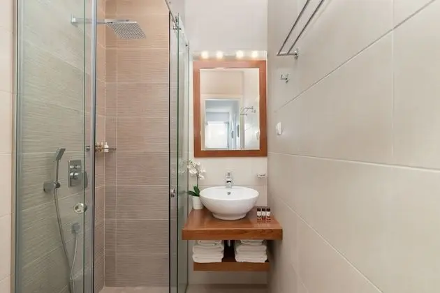 Tek Büyük Yataklı Oda, 2 Yatak Odası, Bahçe Manzaralı
