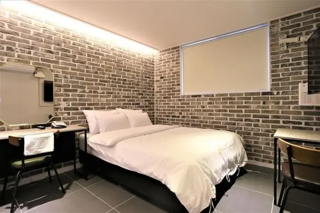 Premium Tek Büyük Yataklı Oda