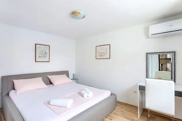 Apart Daire, 1 Yatak Odası, Teras, Havuz Kenarı