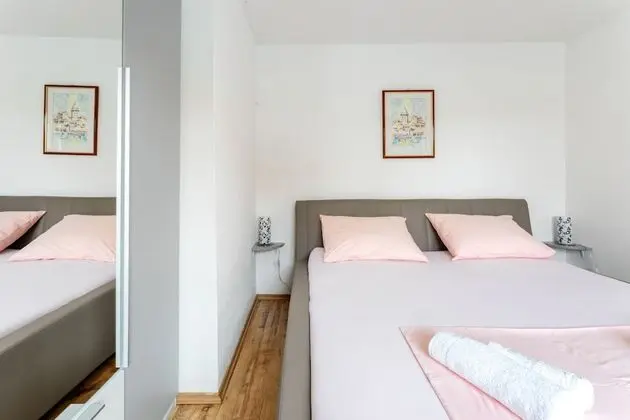 Apart Daire, 1 Yatak Odası, Teras, Havuz Kenarı