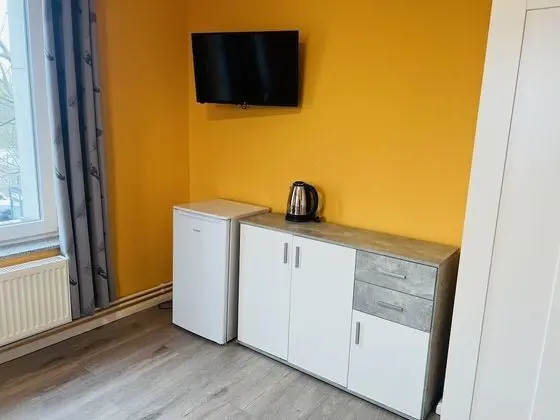 Üç Kişilik Oda, 3 Tek Kişilik Yatak, Sigara İçilmez, Buzdolabı