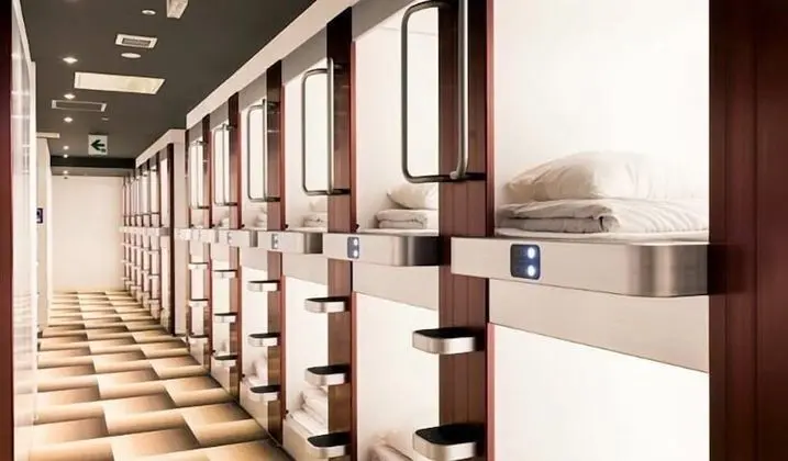 Oda, Sadece erkekler için (Capsule)