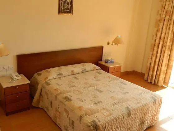 Büyük Yataklı Tek Kişilik Oda
