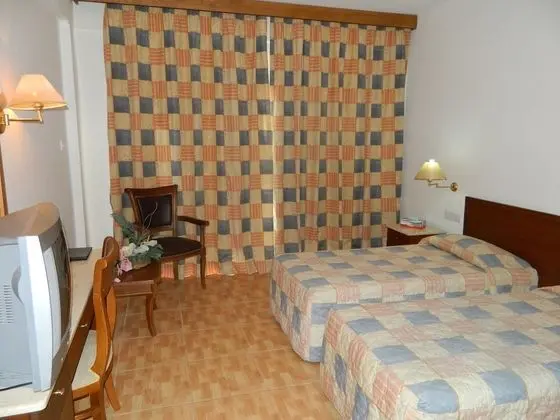Üç Kişilik Oda