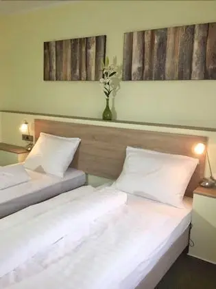 Basic Tek Büyük Yataklı Oda