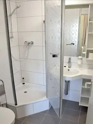 Basic Tek Büyük Yataklı Oda