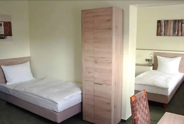 Oda, 3 Tek Kişilik Yatak