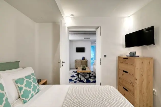 Executive Villa, 5 Bedrooms, Private Heated Pool, Sea View (M Four)