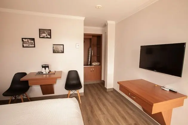 One Queen Bed