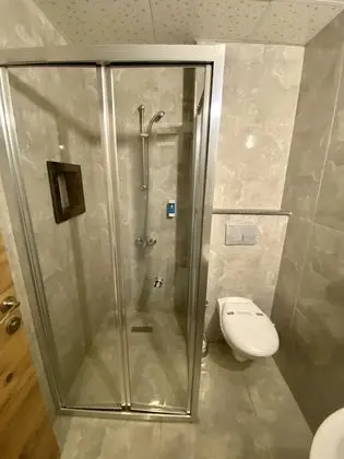 Üç Kişilik Oda, Birden Çok Yatak