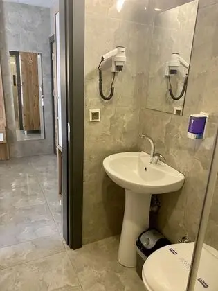 Üç Kişilik Oda, Birden Çok Yatak