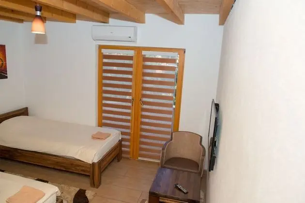 Tek Büyük veya İki Ayrı Yataklı Oda, Balkon