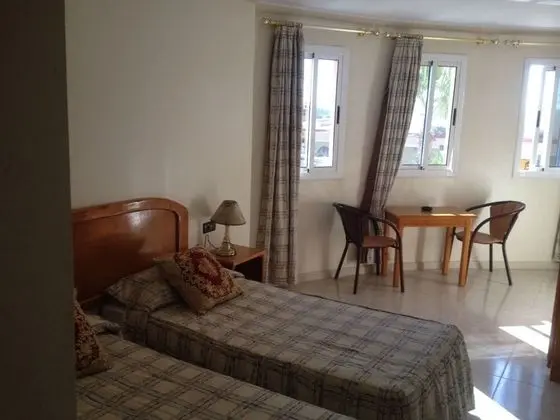 İki Ayrı Yataklı Oda, 2 Tek Kişilik Yatak, Bahçe Manzaralı