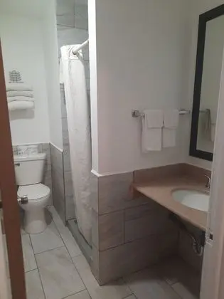 İki Queen-Size Yataklı Oda (Sigara İçilmez)