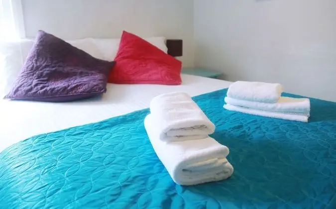 Tek Büyük Yataklı Oda, 1 Çift Kişilik Yatak, Banyolu/Duşlu (Small, Third Floor)