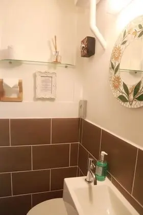 Tek Büyük Yataklı Oda, 1 Çift Kişilik Yatak, Banyolu/Duşlu (Small, Third Floor)