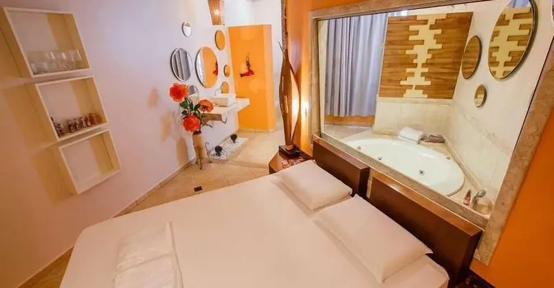 Tek Büyük Yataklı Oda (Super Luxo)