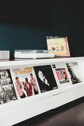 Büyük Yataklı Tek Kişilik Oda