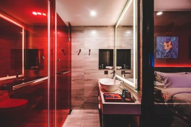 Büyük Yataklı Tek Kişilik Oda