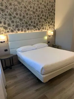 Superior Oda, 1 Büyük (Queen) Boy Yatak, Sigara İçilmez (Converts to 2 Twin Beds)