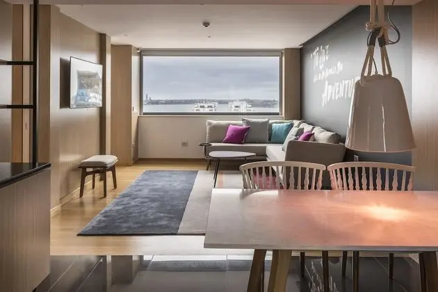 Süit (with access to The Lounge)