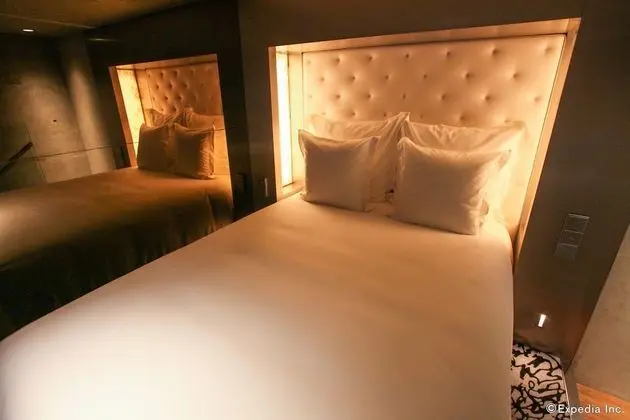 Alcove Cosy Queen (One Large Double Bed)