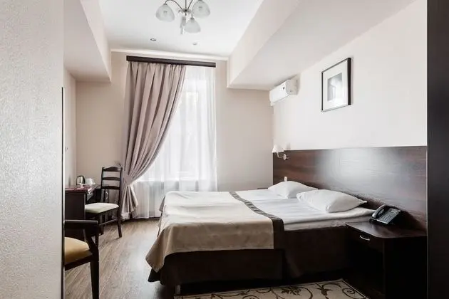 Standard Tek Büyük Yataklı Oda