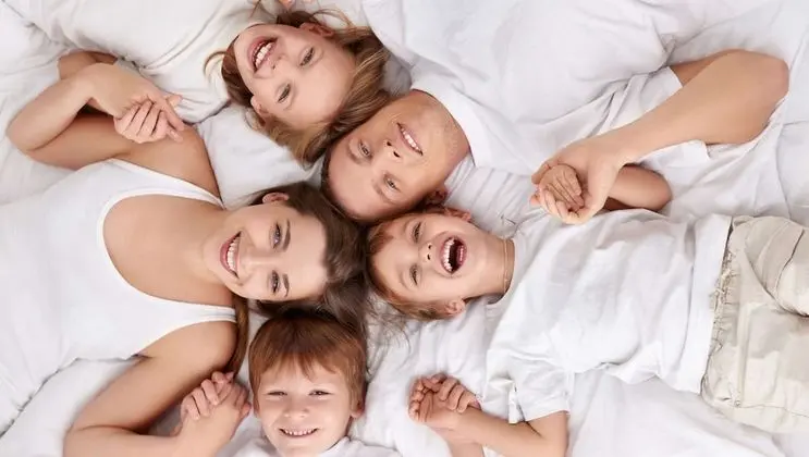 Oda, 2 Çift Kişilik Yatak, Sigara İçilebilir, Buzdolabı ve Mikrodalga (2 Double Beds Smoking)