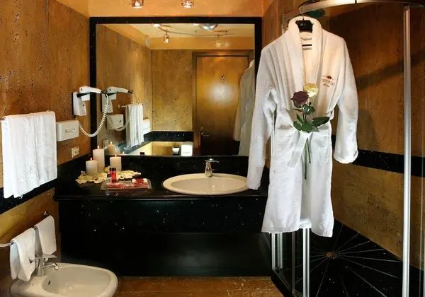 Deluxe Tek Büyük Yataklı Oda, 1 Büyük (Queen) Boy Yatak