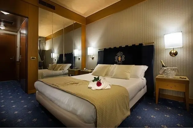 Deluxe Tek Büyük Yataklı Oda, Zemin Kat