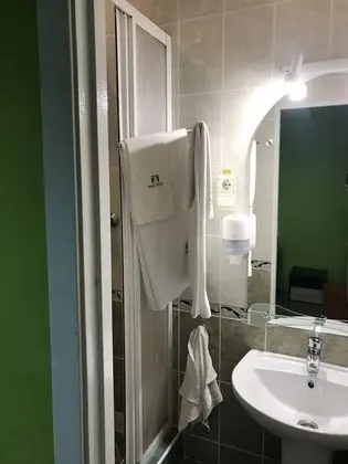 Economy Tek Büyük Yataklı Oda