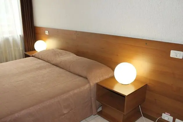 Comfort Tek Büyük veya İki Ayrı Yataklı Oda