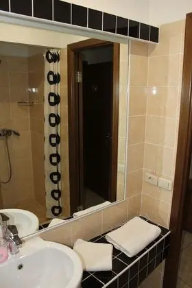 Standard Tek Büyük veya İki Ayrı Yataklı Oda