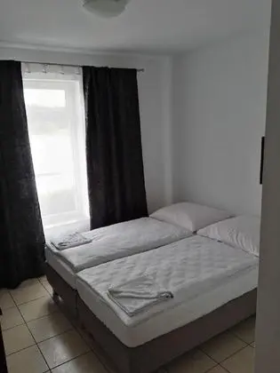 Tek Büyük veya İki Ayrı Yataklı Oda