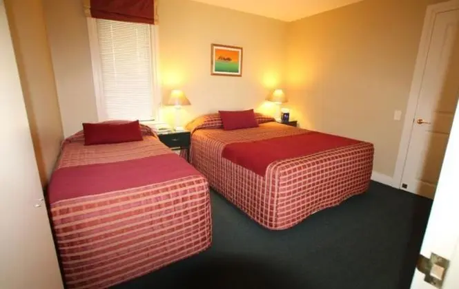 One Bedroom Twin