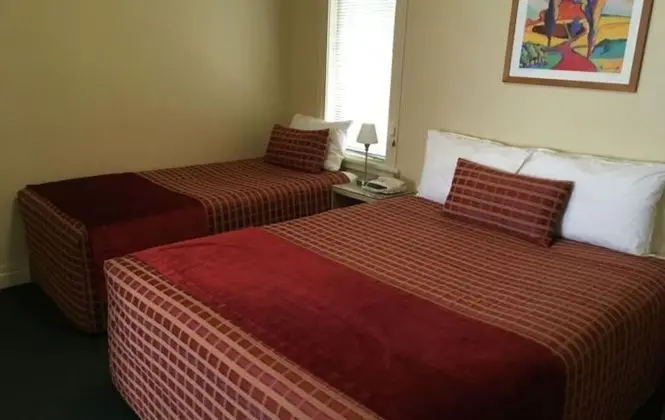 One Bedroom Twin