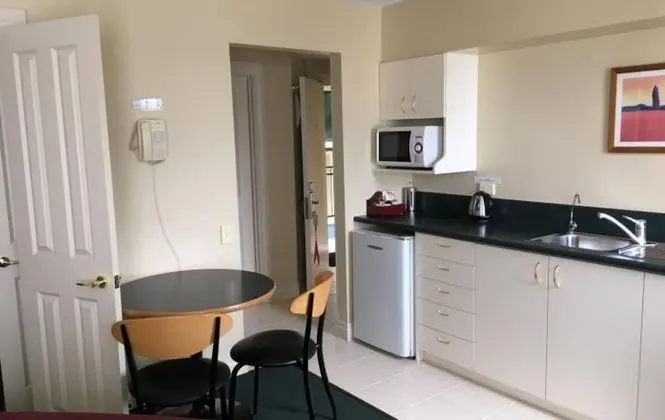 One Bedroom Twin