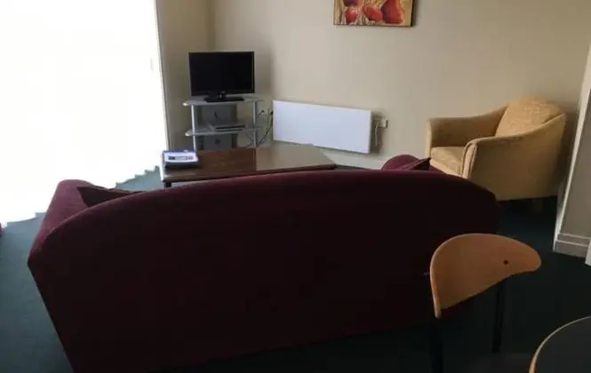 One Bedroom Twin