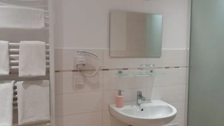 Business Tek Büyük Yataklı Oda