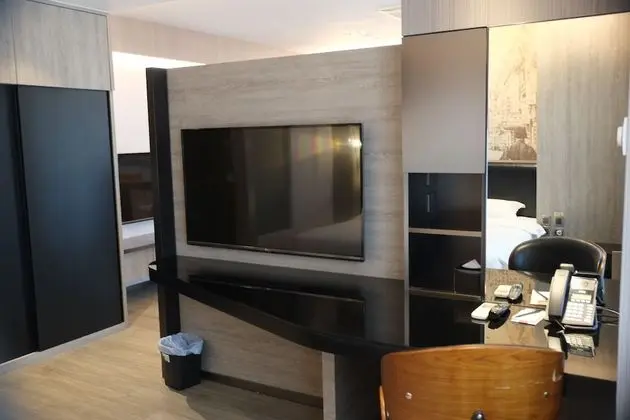 Executive Süit, 1 En Büyük (King) Boy Yatak, Kısmi Deniz Manzaralı