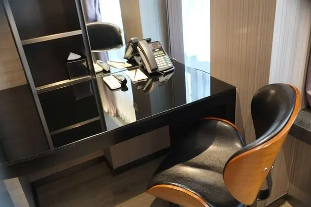 Executive Süit, 1 En Büyük (King) Boy Yatak, Kısmi Deniz Manzaralı