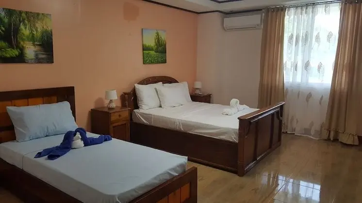 Tek Büyük veya İki Ayrı Yataklı Oda, Ortak Banyo (Calla)
