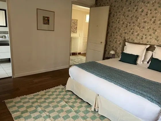 Tek Büyük Yataklı Oda (Laurier)