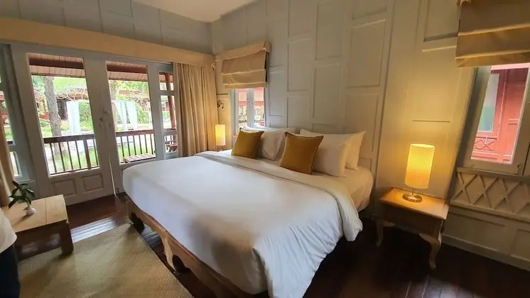 Villa, Havuz Kenarı