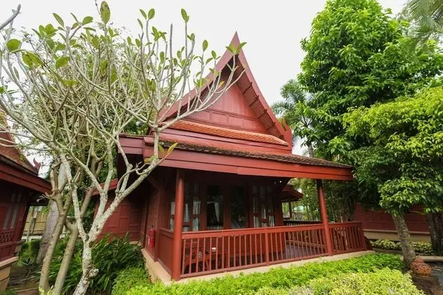 Villa, Havuz Kenarı