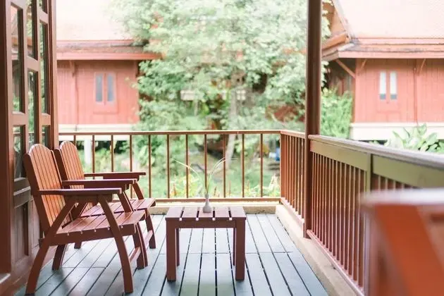 Villa, Havuz Kenarı