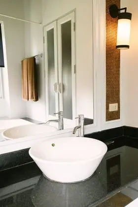 Villa, Havuz Kenarı