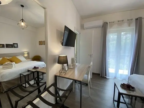 Standard Tek Büyük Yataklı Oda