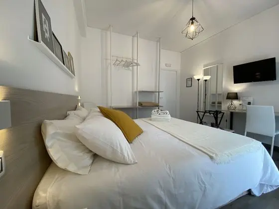 Standard Tek Büyük Yataklı Oda