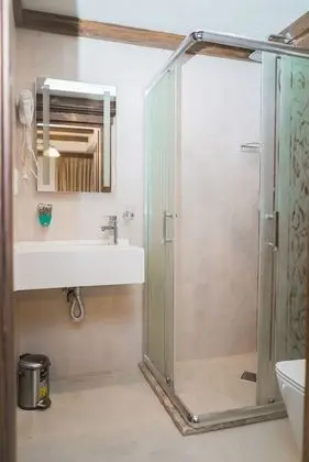 Standard Tek Büyük Yataklı Oda, 1 Büyük (Queen) Boy Yatak, Sigara İçilmez, Banyolu/Duşlu